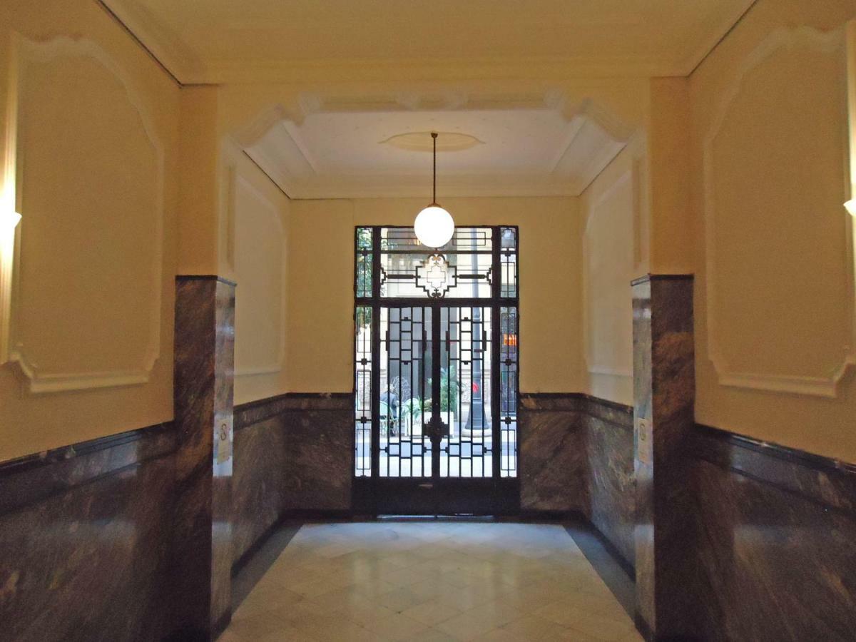 Entre La Estacion Y El Ayuntamiento Daire Valensiya Dış mekan fotoğraf
